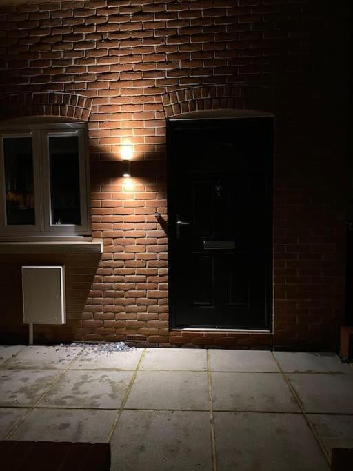 New Studio Apartment - Minutes Walk To Cathedral Salisbury Exteriör bild