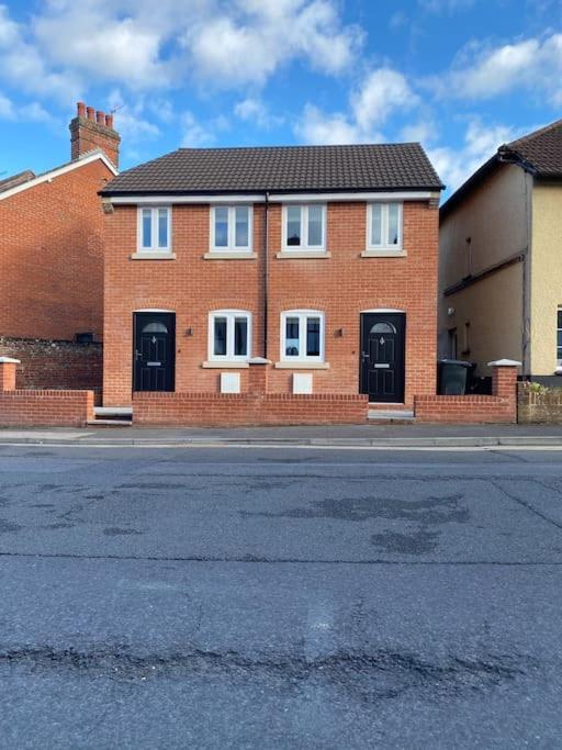 New Studio Apartment - Minutes Walk To Cathedral Salisbury Exteriör bild
