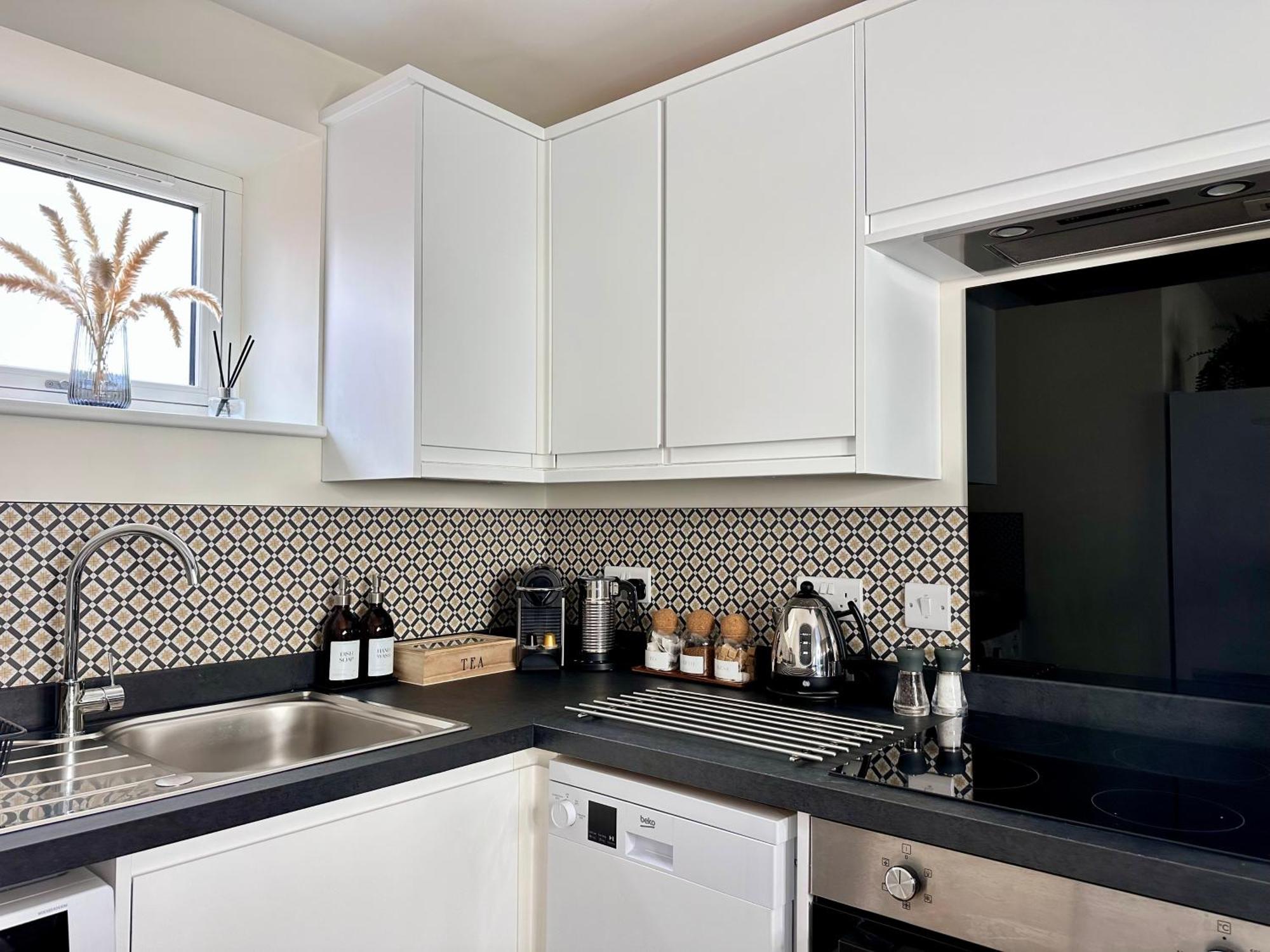 New Studio Apartment - Minutes Walk To Cathedral Salisbury Exteriör bild
