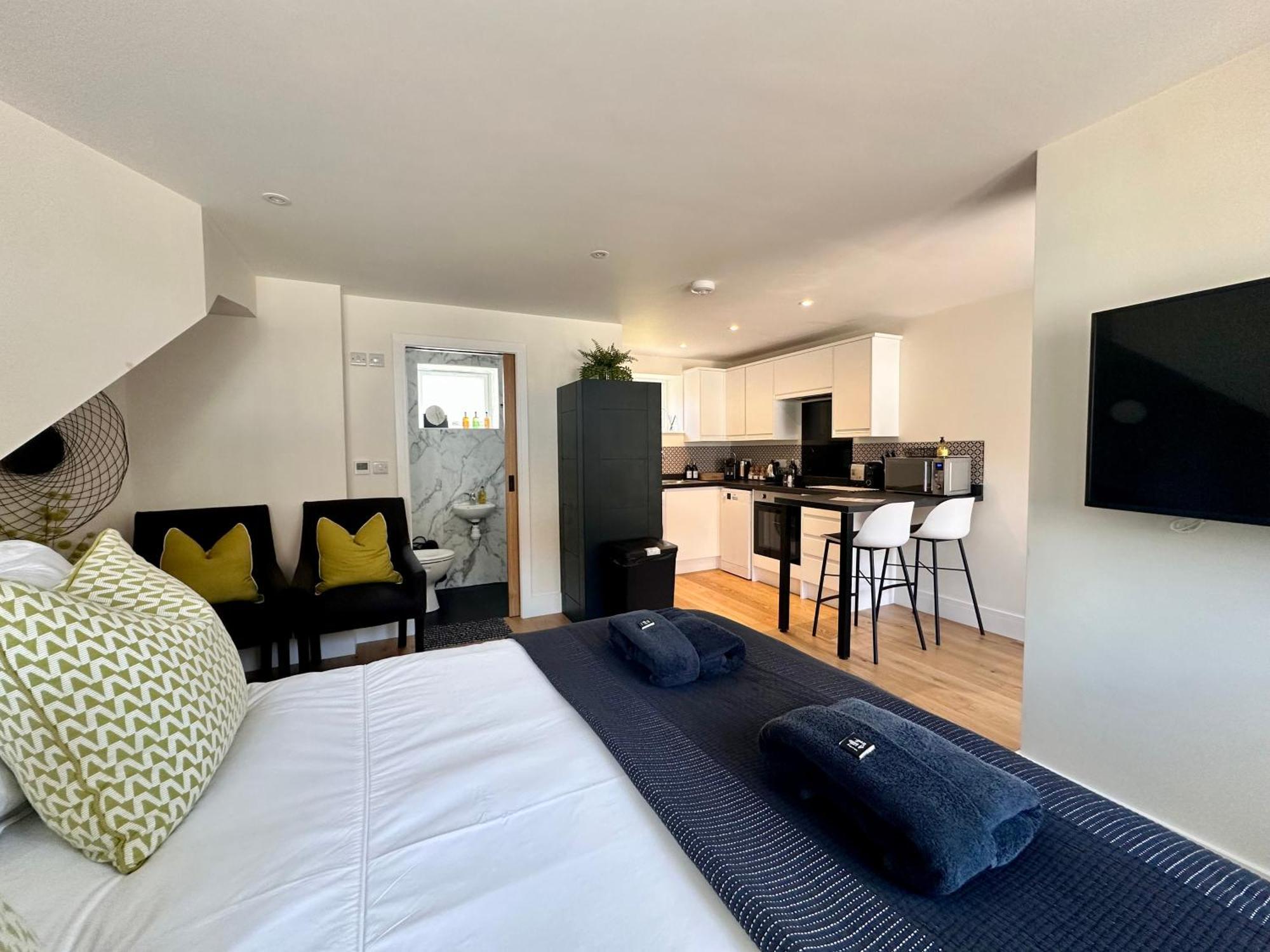 New Studio Apartment - Minutes Walk To Cathedral Salisbury Exteriör bild